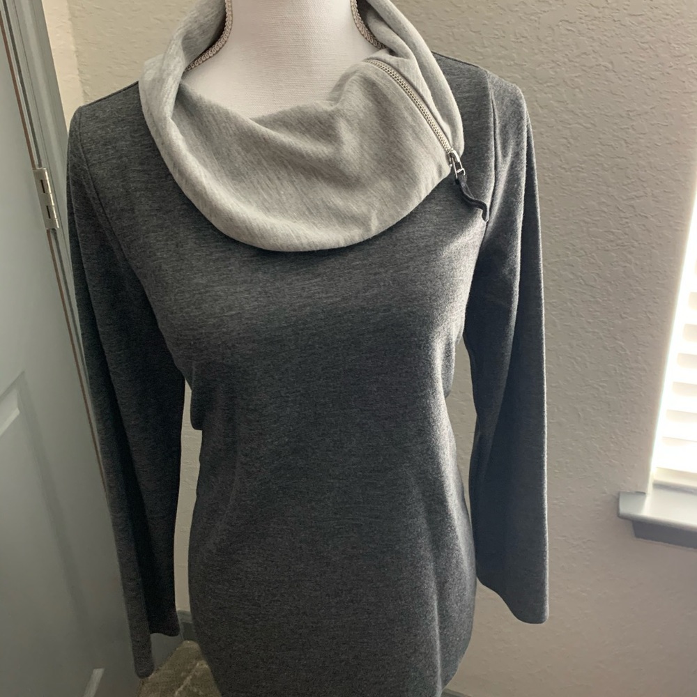 Chico’s funnel neck gray knit top